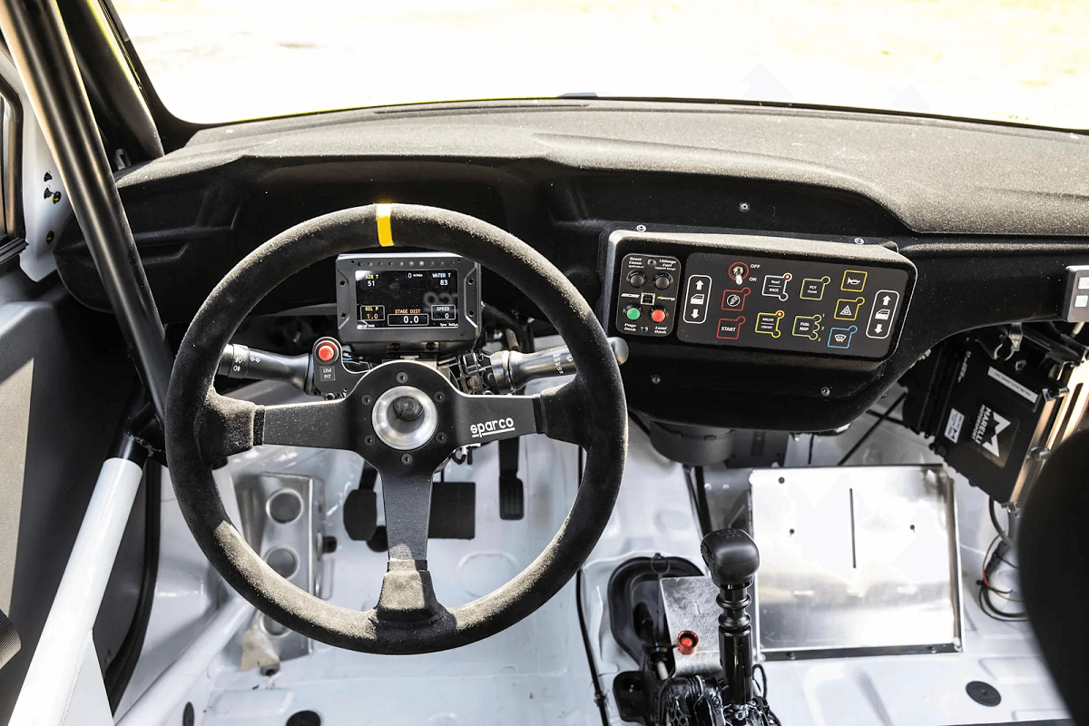 Présentation du cockpit de l'Opel Corsa Rally6