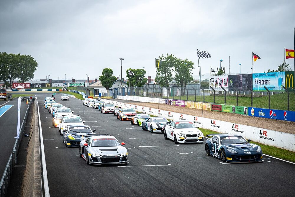 Start of a car race
