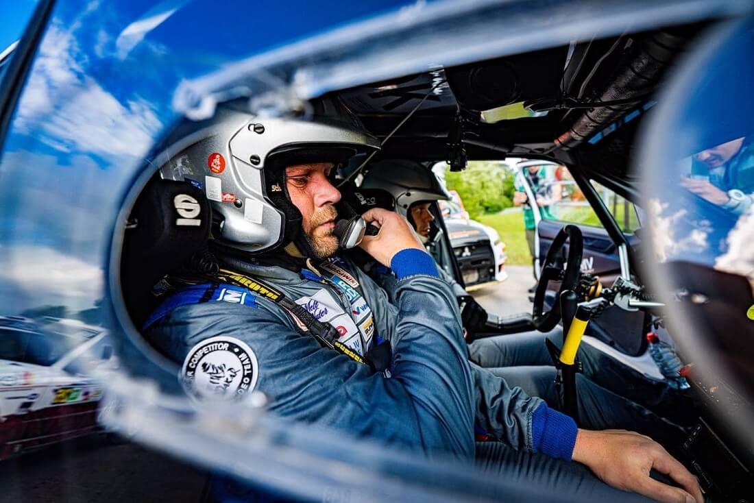 Mandatory equipment for rally co-drivers