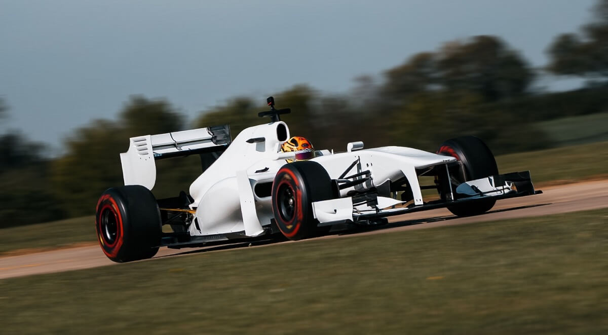 TDF/One en piste : une F1 de Grand Prix pilotée par un amateur sur circuit