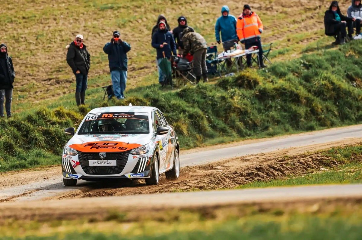 Peugeot 208 Racing FR6 in rally