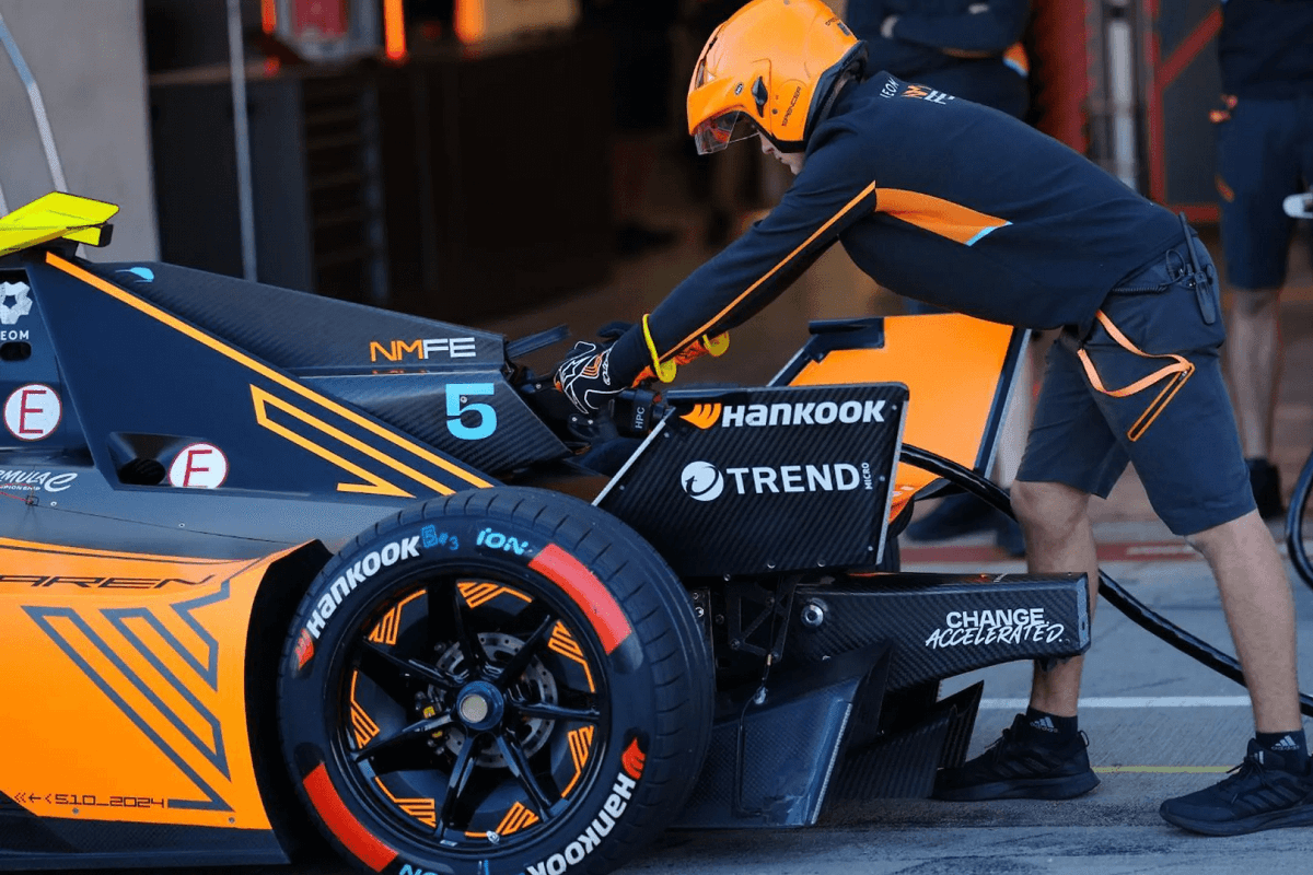 Formula E PIT BOOST