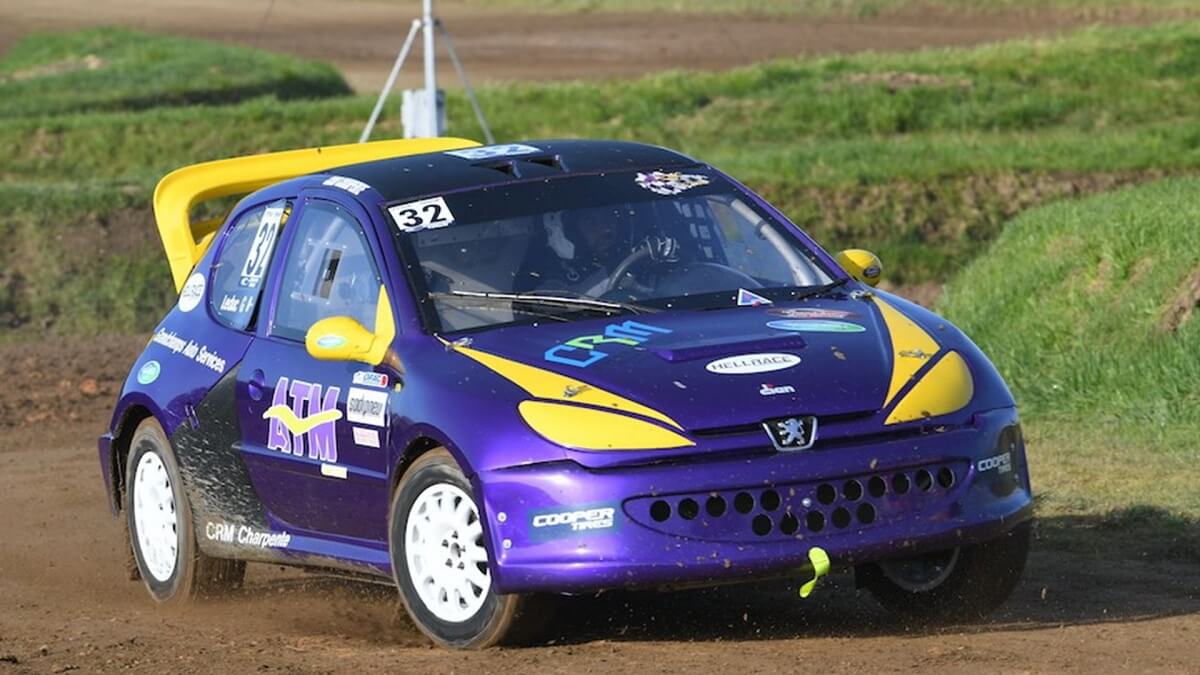 Presentation of a Maxi Touring car in autocross