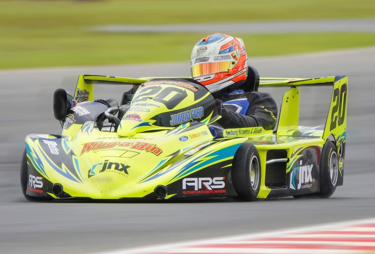Rouler avec un superkart sur circuit automobile