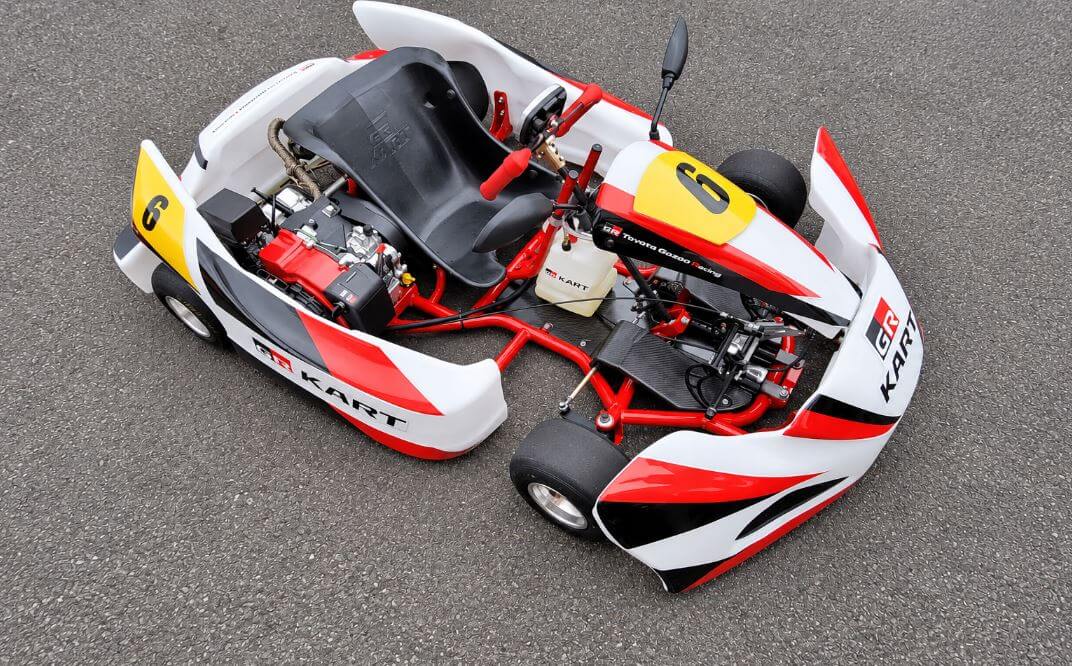Moteur 4-temps GR200S et transmission par courroie du Toyota GR KART