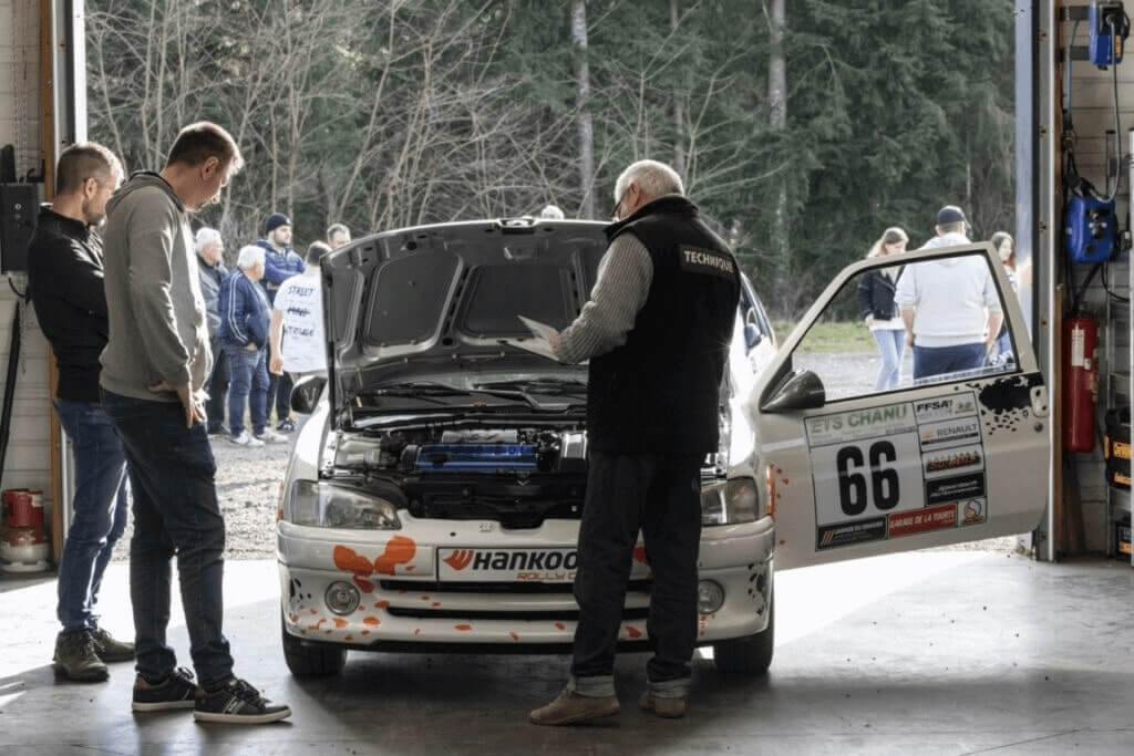 Rally car - Technical checks before the start