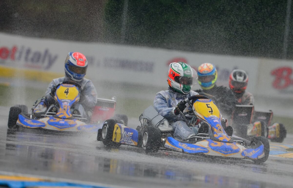 Driving a kart in the rain - Recommended driver gear