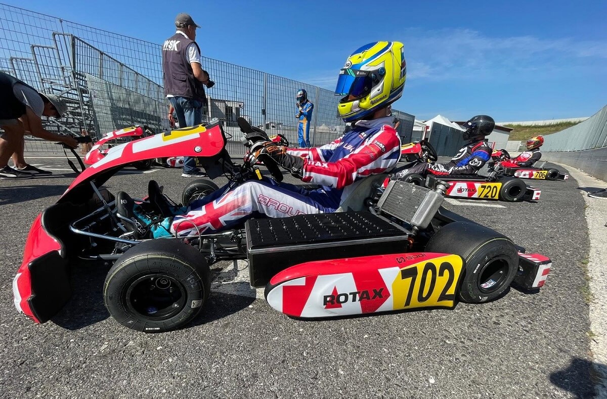Vue de profil - Rotax E20 en prégrille